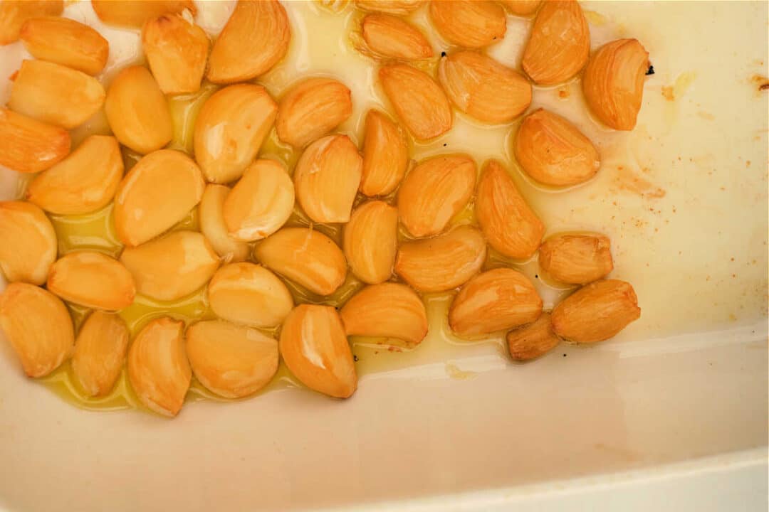 How to Make Garlic Oil (in Olive Oil)