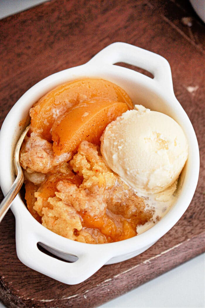 Crockpot Peach Cobbler with Cake Mix 