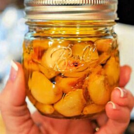 How to Make Garlic Confit