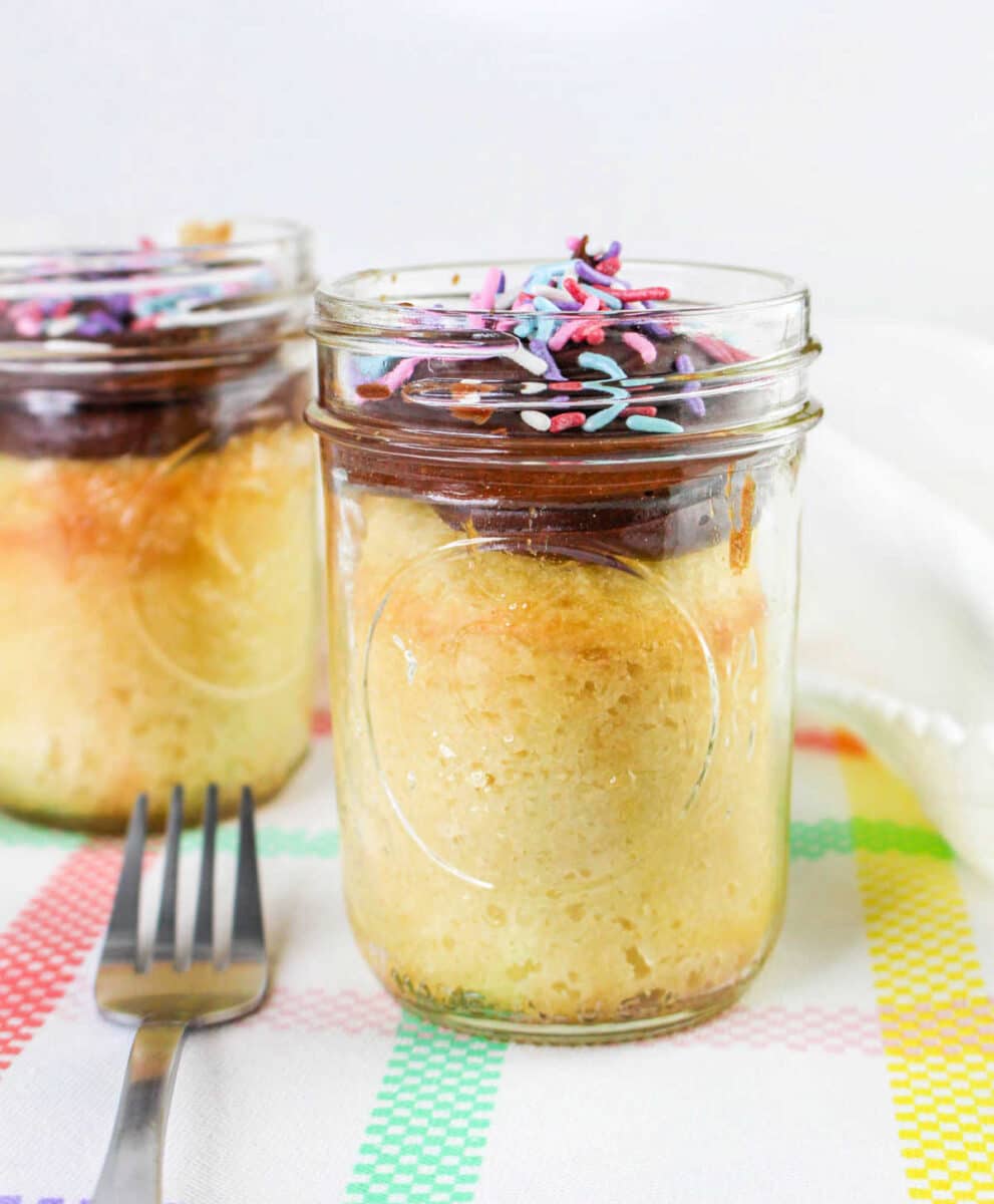 How to Bake Cake in a Jar - Mason Jar Cakes with Cake Mix