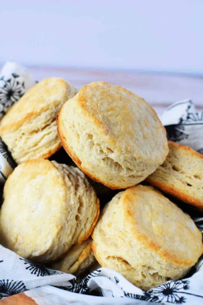 How to make country style biscuits from scratch