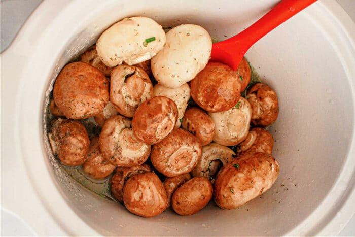 button mushrooms in crockpot