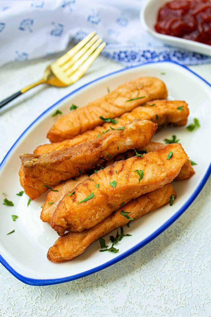 how to fry salmon with flour